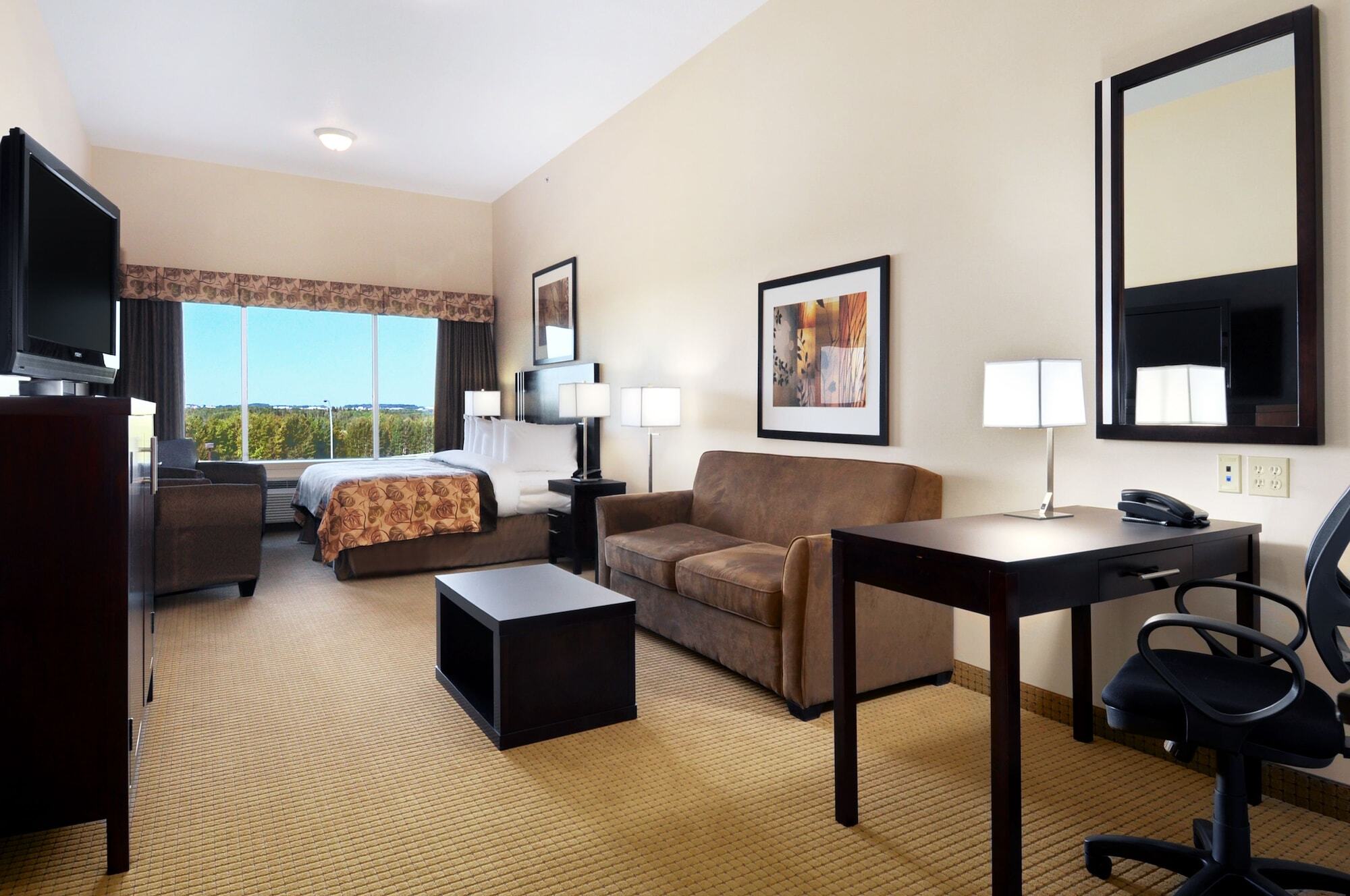 Ramada By Wyndham Lac La Biche Exteriör bild